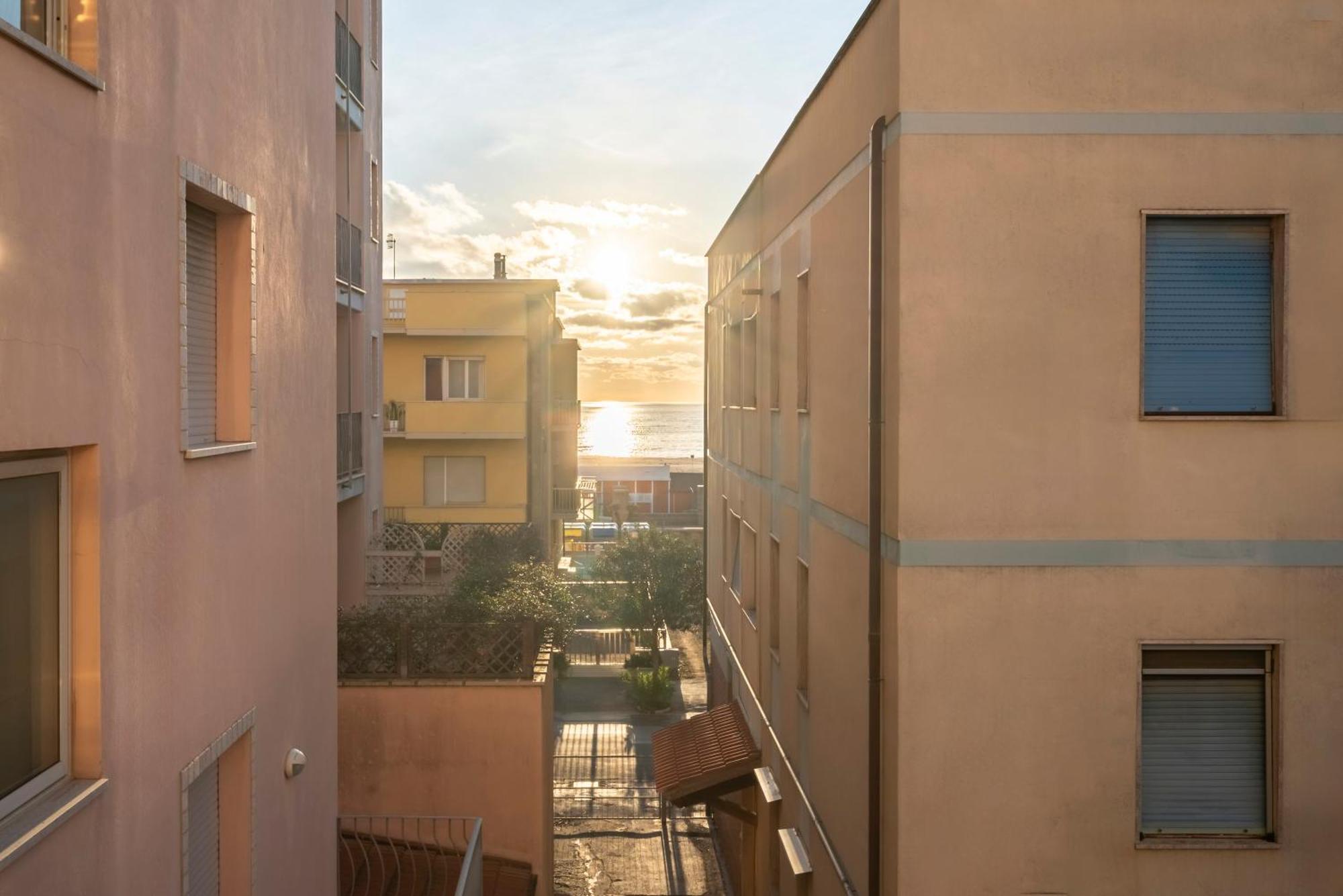 Lola Piccolo Hotel E Appartamenti Marina di Grosseto Exterior foto