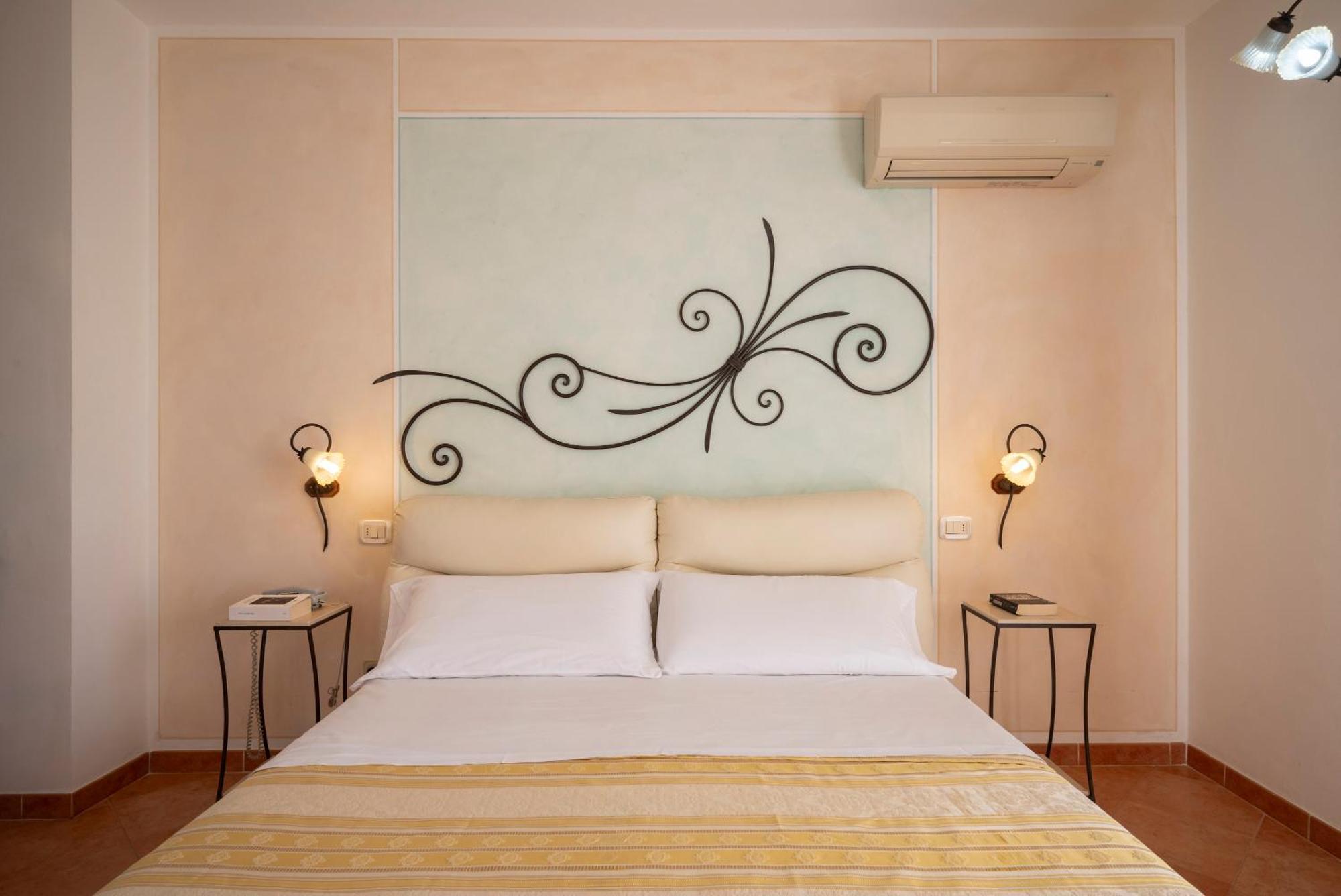 Lola Piccolo Hotel E Appartamenti Marina di Grosseto Exterior foto