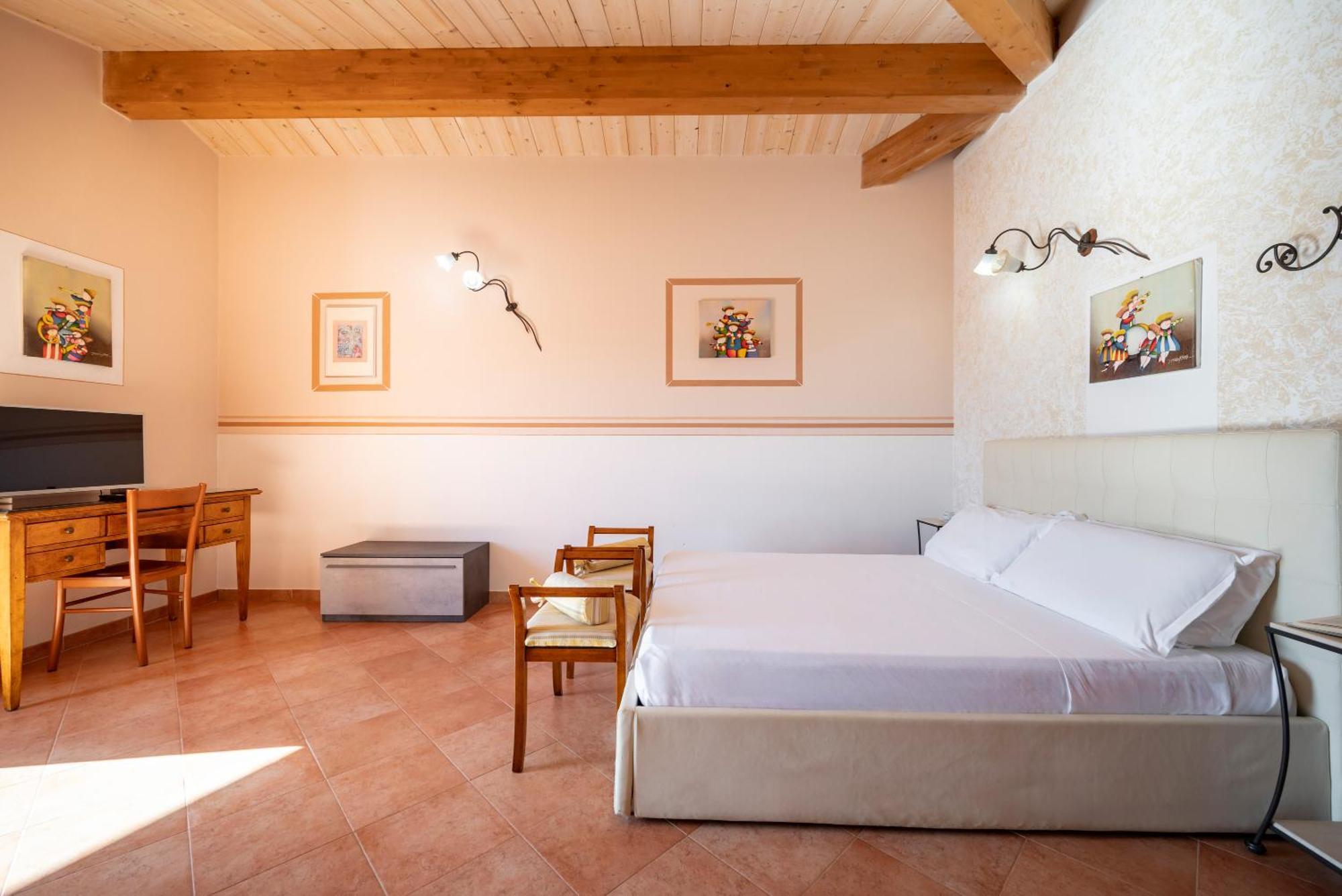 Lola Piccolo Hotel E Appartamenti Marina di Grosseto Exterior foto